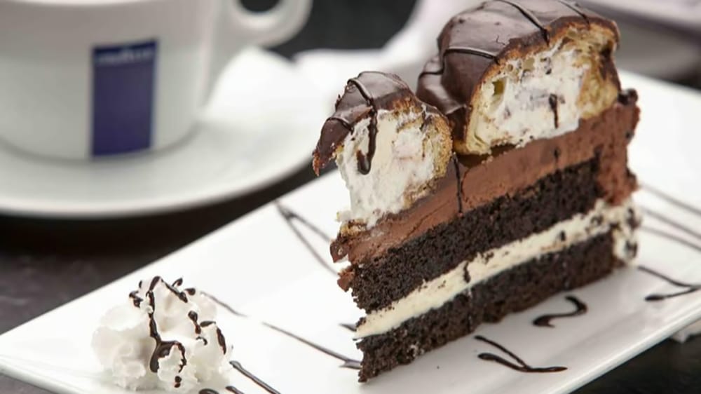 Profiterol Cake
